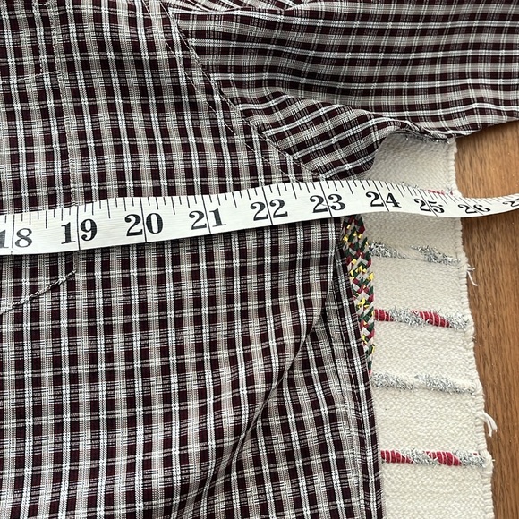 NWOT Guess Mens Button down shirt
Excellent condition 
Size Lg 
#399 - Picture 5 of 5